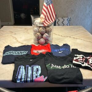 NIKE KIDS LARGE LOT6 SHIRTS